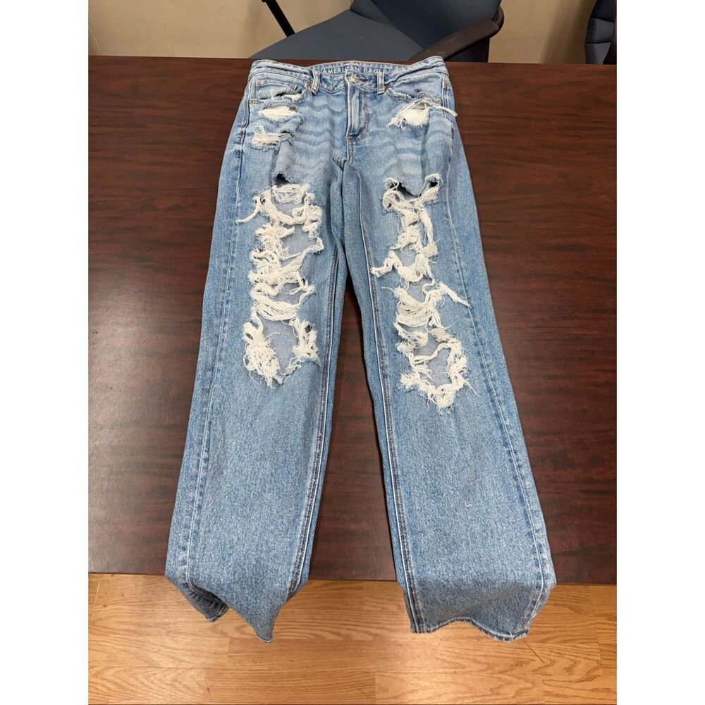 American Eagle Stretch Distressed Mom Jeans Size 4 Long